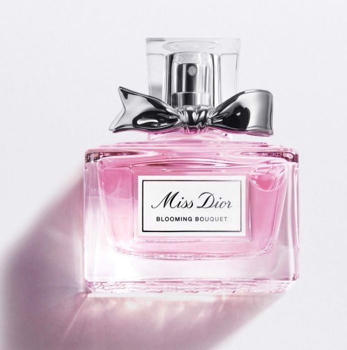 Thiết kế nước hoa nữ Miss Dior Blooming Bouquet hình chữ nhật nhỏ nhắn tinh tế